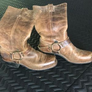 Frye Tan Harness 12R. Sz 7.5.